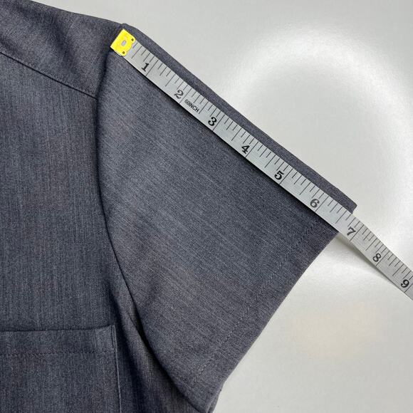 FIGS Women's Graphite Scrubs Top Short Sleeves V-Neckline Side Slits Size XXS - Picture 6 of 9